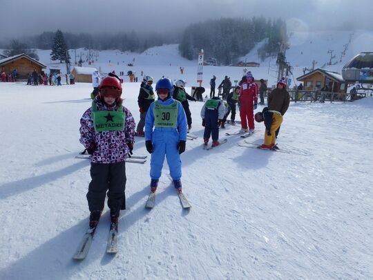 Chaque année, ma ville offre un séjour aux enfants de CM1, pour leur faire découvrir les sports de glisse et les autres plaisirs de la montagne.